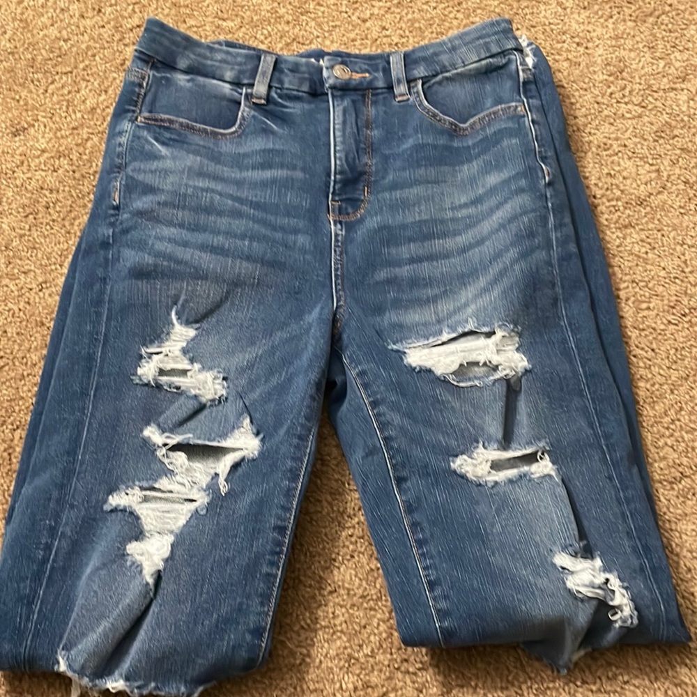 American eagle blue jeans.